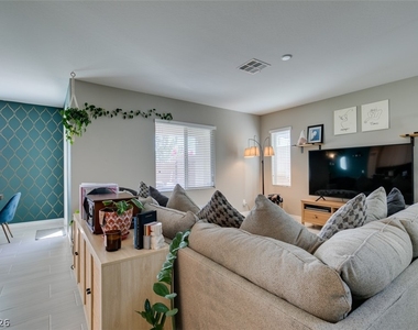 8160 Skye Desert Drive - Photo Thumbnail 6