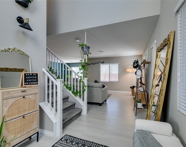 8160 Skye Desert Drive - Photo Thumbnail 2
