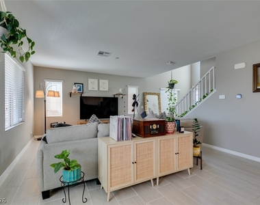 8160 Skye Desert Drive - Photo Thumbnail 9