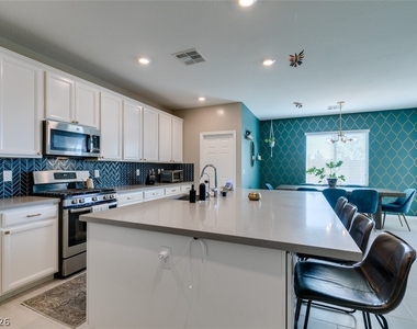 8160 Skye Desert Drive - Photo Thumbnail 18