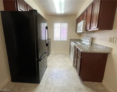 5350 River Glen Drive - Photo Thumbnail 3