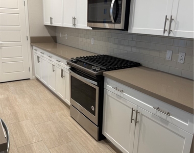11429 Rain Canyon Avenue - Photo Thumbnail 6