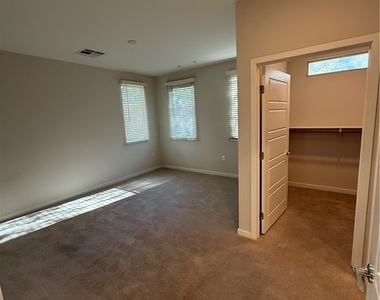 11429 Rain Canyon Avenue - Photo Thumbnail 17