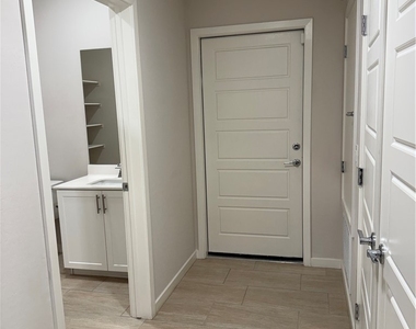 11429 Rain Canyon Avenue - Photo Thumbnail 7