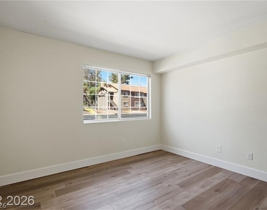 2750 S Durango Drive - Photo Thumbnail 8