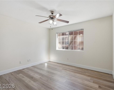 2750 S Durango Drive - Photo Thumbnail 11