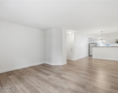 2750 S Durango Drive - Photo Thumbnail 7