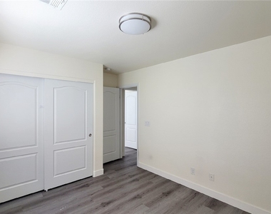 8518 Genesee Court - Photo Thumbnail 27