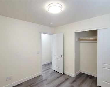 8518 Genesee Court - Photo Thumbnail 21