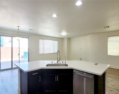8518 Genesee Court - Photo Thumbnail 7