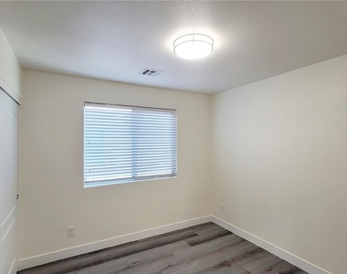 8518 Genesee Court - Photo Thumbnail 20