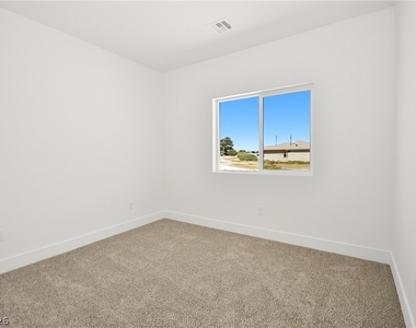 2001 S Dandelion Street - Photo Thumbnail 23