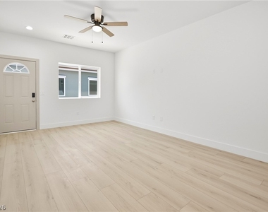 2001 S Dandelion Street - Photo Thumbnail 1
