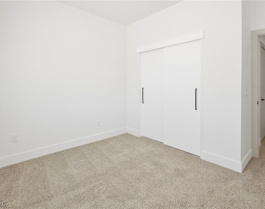 2001 S Dandelion Street - Photo Thumbnail 22
