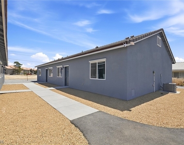 2001 S Dandelion Street - Photo Thumbnail 4