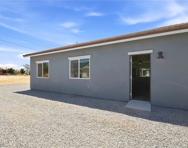 2001 S Dandelion Street - Photo Thumbnail 24