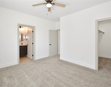 2001 S Dandelion Street - Photo Thumbnail 16