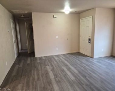 1080 S Hall - Photo Thumbnail 6