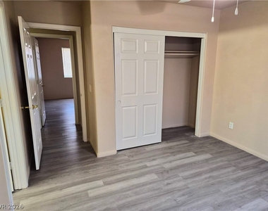 1080 S Hall - Photo Thumbnail 7