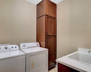 11533 Cantina Terlano Place - Photo Thumbnail 42