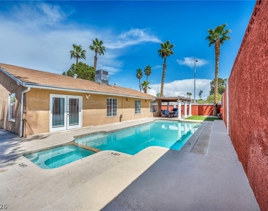 2269 Mccoig Avenue - Photo Thumbnail 46