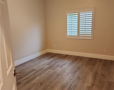 9664 Tapestry Pine Street - Photo Thumbnail 42