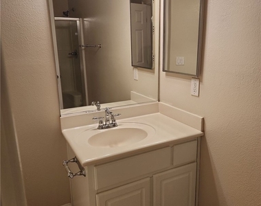 9664 Tapestry Pine Street - Photo Thumbnail 34