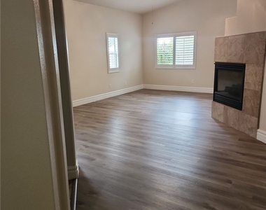 9664 Tapestry Pine Street - Photo Thumbnail 5