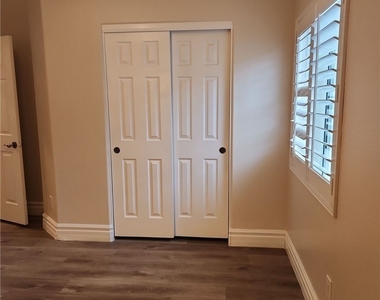 9664 Tapestry Pine Street - Photo Thumbnail 18