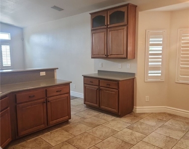 9664 Tapestry Pine Street - Photo Thumbnail 12