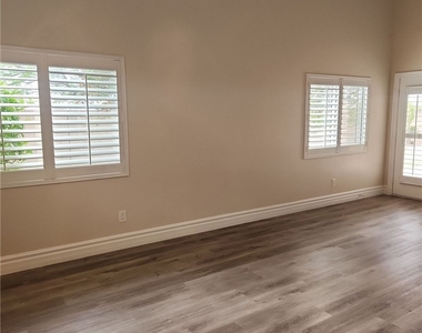 9664 Tapestry Pine Street - Photo Thumbnail 30