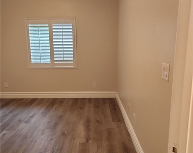 9664 Tapestry Pine Street - Photo Thumbnail 28