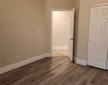 9664 Tapestry Pine Street - Photo Thumbnail 35