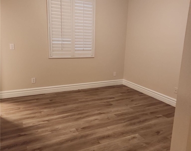 9664 Tapestry Pine Street - Photo Thumbnail 25