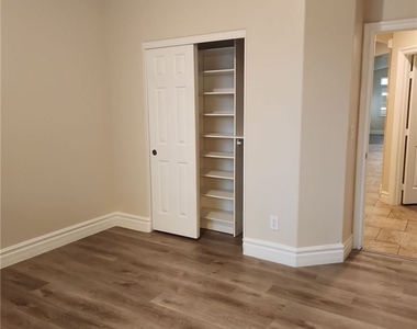 9664 Tapestry Pine Street - Photo Thumbnail 16