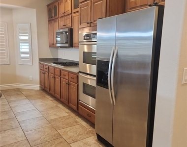 9664 Tapestry Pine Street - Photo Thumbnail 10