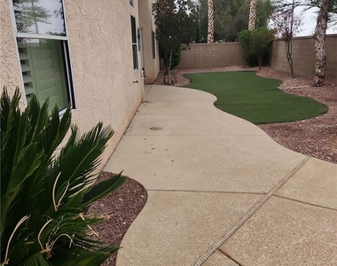 9664 Tapestry Pine Street - Photo Thumbnail 45