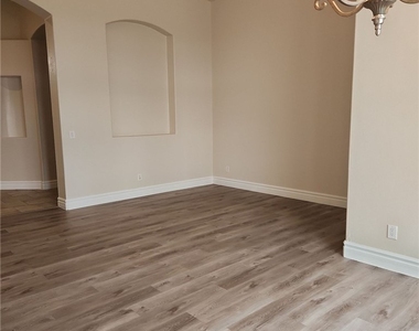 9664 Tapestry Pine Street - Photo Thumbnail 20