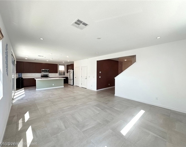 513 Monarch Ridge Court - Photo Thumbnail 7