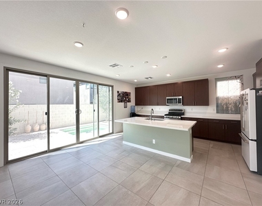 513 Monarch Ridge Court - Photo Thumbnail 8