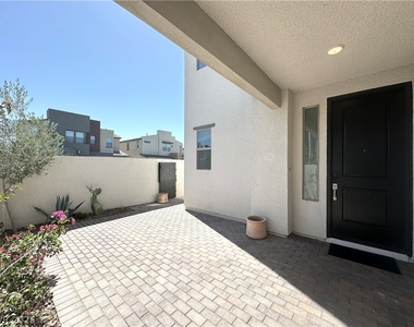 513 Monarch Ridge Court - Photo Thumbnail 2