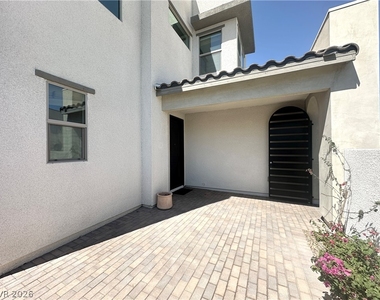 513 Monarch Ridge Court - Photo Thumbnail 3