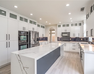 8910 Minsk Court - Photo Thumbnail 5