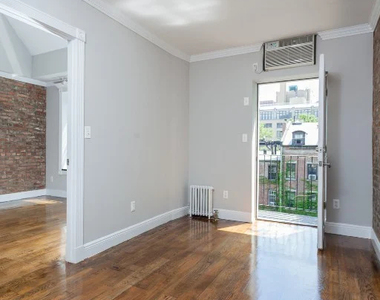 350 West 21st Street - Photo Thumbnail 4