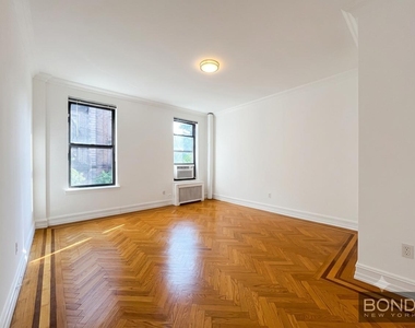 200 Riverside Drive - Photo Thumbnail 3