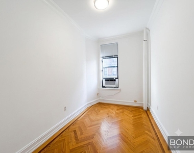 200 Riverside Drive - Photo Thumbnail 7