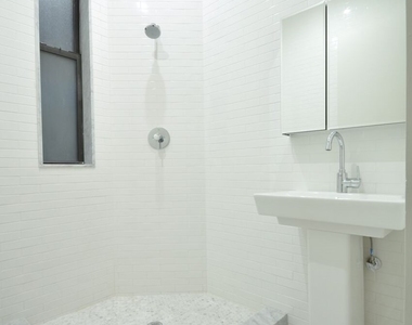 121 Madison Avenue - Photo Thumbnail 3