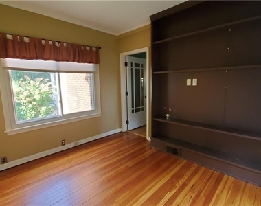 18 E Austin Street - Photo Thumbnail 10