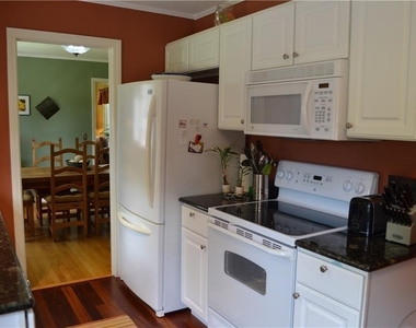 18 E Austin Street - Photo Thumbnail 6