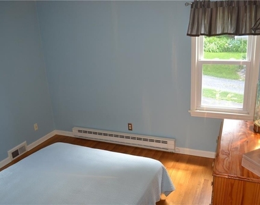 18 E Austin Street - Photo Thumbnail 9